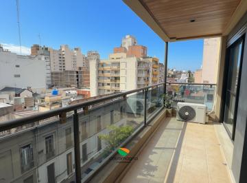 Departamento · 72m² · 2 Dormitorios · Departamento de Dos Dorm. con Dos Baños y Balcón en Barrio Centro