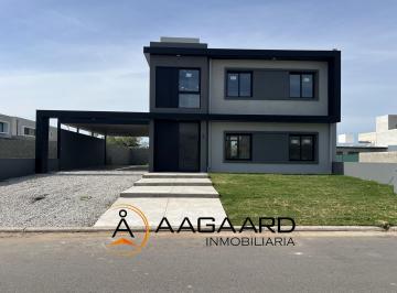 Casa · 155m² · 5 Ambientes · 4 Cocheras · Terrazas de Manantiales Casa en Venta 3 Dorm. 3 Baños Terreno de 450 Mtrs