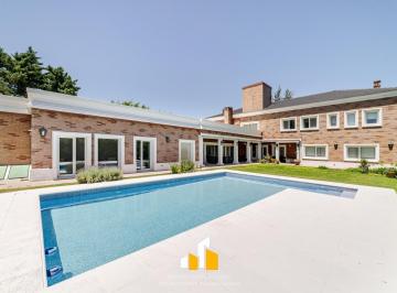 Casa · 636m² · 9 Ambientes · 3 Cocheras · Casa en Venta en Las Delicias