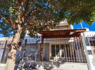 PH · 125m² · 7 Ambientes · 1 Cochera · Casa 3 Dorm. Barrio Ayacucho Oportunidad