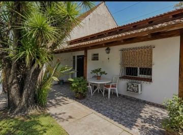 Casa de 4 ambientes, Almirante Brown · Exclusivo Chalet en Corimayo, Gran Potencial y Ubicación Estratégica
