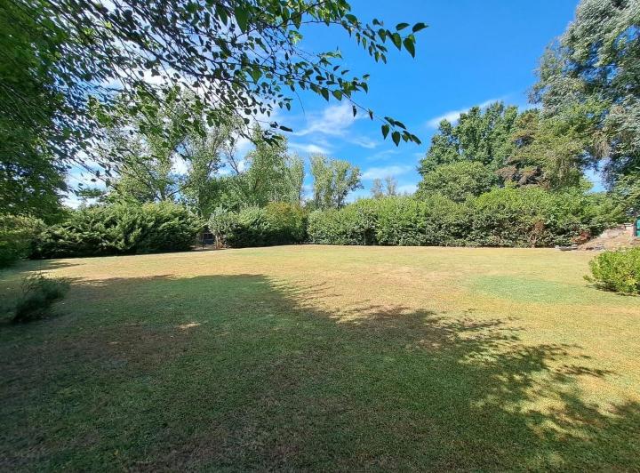 Terreno · 1049m²