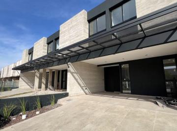 Casa · 177m² · 3 Dormitorios · 2 Cocheras · Duplex Categoria 3 Dorm, Pielta en La Luisita
