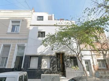 Edificio · 470m² · Casa en Flores