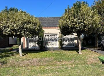 Casa · 216m² · 1 Cochera · Casa en Venta en Abasto, La Plata