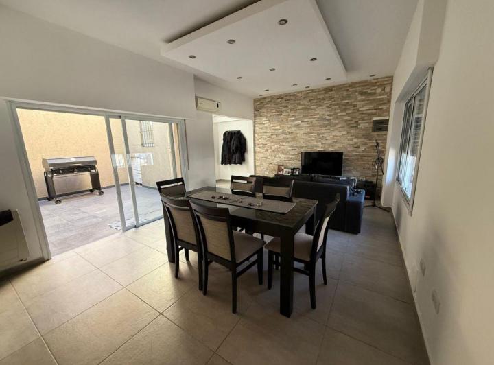 Casa · 130m² · 4 Ambientes · 1 Cochera
