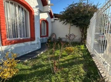 Oficina comercial · 83m² · 2 Dormitorios · 2 Cocheras · Casa en Venta El Challao