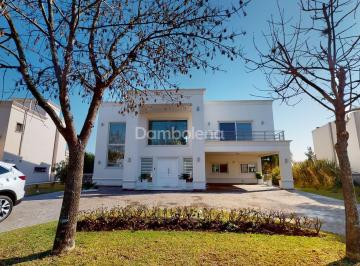 Casa · 309m² · 6 Ambientes · 2 Cocheras · Casa en Venta en Terravista, General Rodríguez