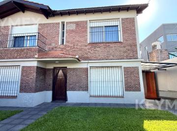 Frente · Venta Casa 8 Ambientes en Pilar, Jardin, Pileta, Quincho y Parrilla