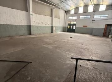 Bodega-Galpón · 1400m² · Galpón - Depósito de 1400 m² en Barracas - Alquiler