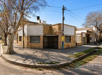 Casa · 95m² · 3 Ambientes · 1 Cochera · Venta · Casa · 2 Dorm. · Patio · Cochera · Triangulo