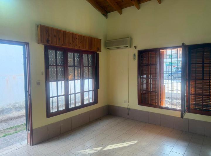 Casa · 170m² · 4 Ambientes · 2 Cocheras