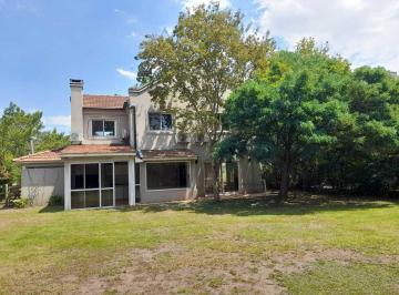 Casa · 220m² · 5 Ambientes · 1 Cochera · Casa en Venta en La Delfina, Pilar, G. B. a. Zona Norte