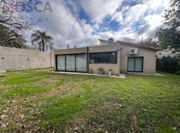 Casa · 100m² · 3 Ambientes · 1 Cochera · Casa en Venta a m Autopista con Pileta en Moreno
