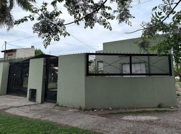 Casa · 153m² · 3 Ambientes · 1 Cochera · Venta Casa Jardin Cochera Florencio Varela