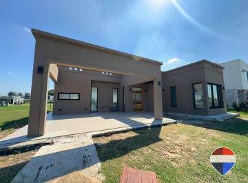 Casa · 142m² · 3 Ambientes · 2 Cocheras · Casa en Venta 3 Ambientes en Lares de Canning