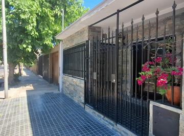 Local comercial · 30m² · 2 Ambientes · Local en Coronel Dorrego