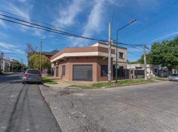 Casa · 190m² · 6 Ambientes · 2 Cocheras · Casa en Venta de 6 Ambientes en Boulogne.