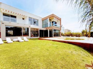 Casa · 386m² · 6 Ambientes · Venta Casa en Nuevo Quilmes Vista a La Laguna