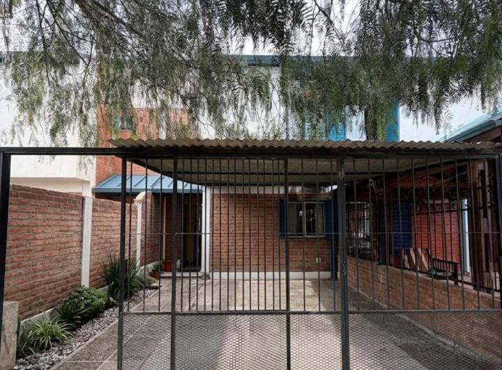 Casa · 4 Ambientes · 1 Cochera