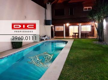 Casa · 220m² · 5 Ambientes · 2 Cocheras · Chalet 5 Ambientes Venta - Villa del Parque