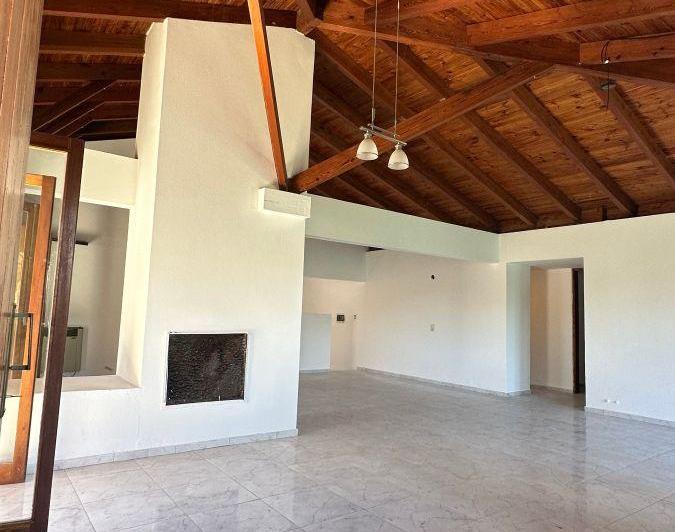 Casa · 160m² · 4 Ambientes · 2 Cocheras