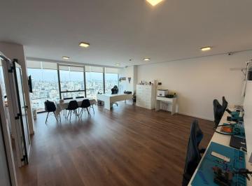 Oficina comercial · 93m² · 3 Ambientes · 50 Cocheras · Oficina 93 m² Impecable Piso Alto / Se Entrega con Pisos, Luces y Ac Instalados! Mq