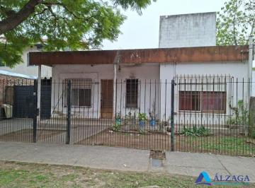Casa de 3 ambientes, Quilmes · Casa Excelente Zona en Desarroollo Sobre Av Cerca Nuevo Quilmes