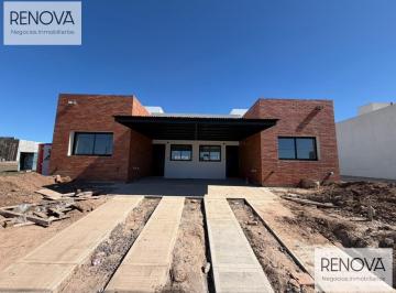 Casa · 72m² · 5 Ambientes · 1 Cochera · Excelente Dúplex en Docta - en Una Sola Planta, Posesion en Septiembre de 2026!
