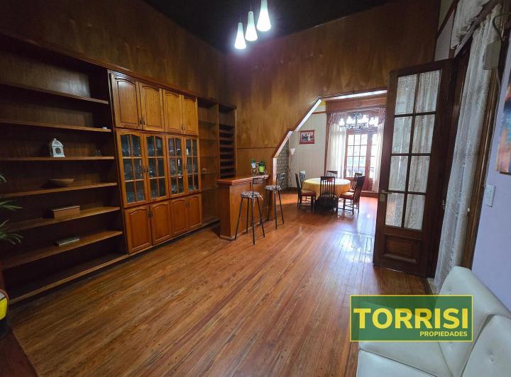 PH · 187m² · 5 Ambientes · 1 Cochera