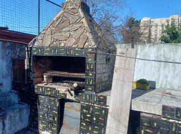 Casa de 5 ambientes, Villa Luro · Casa Amplia con Local Terreno Propio. Lote 8.66 X 17.05