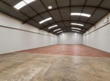 Bodega-Galpón · 490m² · Galpón 350 m² + Salón 140 m² en Pueyrredón - Venta