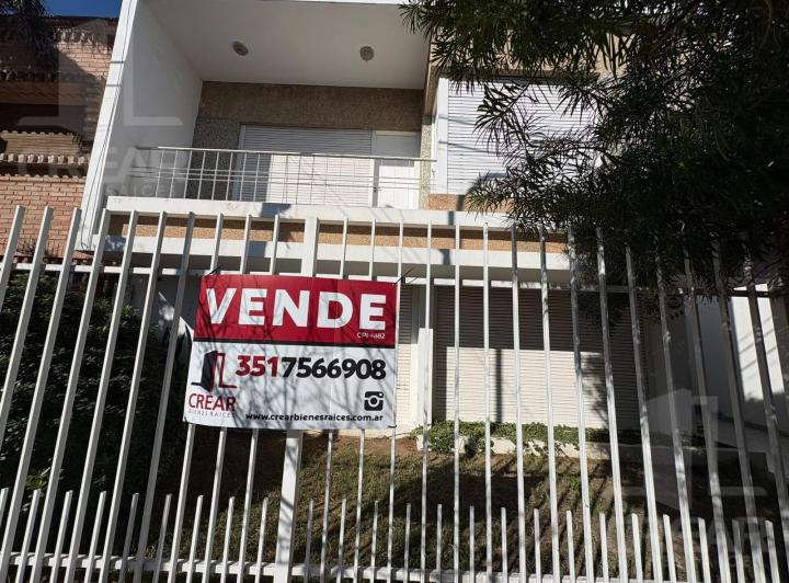 Casa · 192m² · 3 Dormitorios · 3 Cocheras