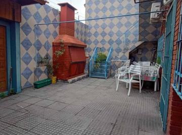 Casa · 90m² · 4 Ambientes · Venta Casa 4 Ambientes con Patio, Parrilla, Terraza y Lavadero en Avellaneda