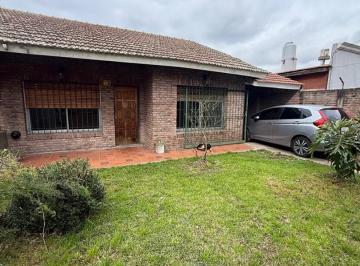 Casa · 53m² · 3 Ambientes · 1 Cochera · Casa Chalet en Alquiler en General Pacheco, Tigre, G. B. a. Zona Norte
