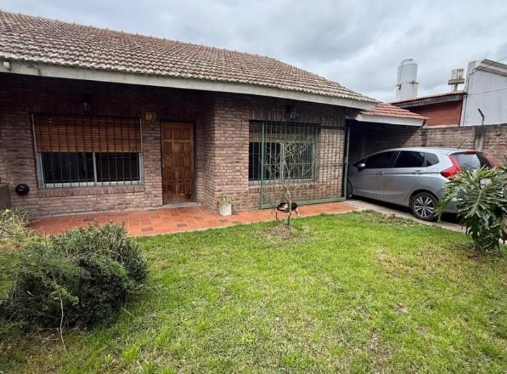 Casa · 53m² · 3 Ambientes · 1 Cochera