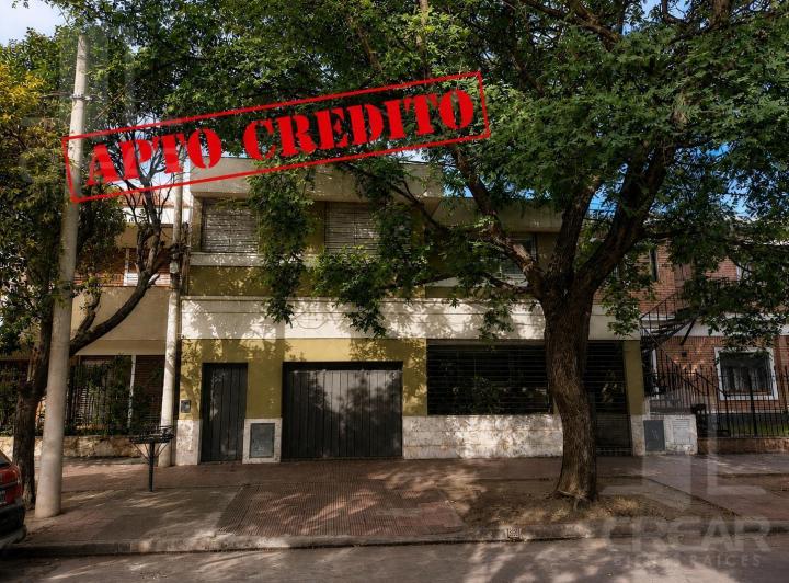 Casa · 321m² · 4 Dormitorios · 1 Cochera