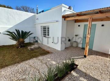 Casa · 100m² · 5 Ambientes · 1 Cochera · Alquiler Casa en City Bell