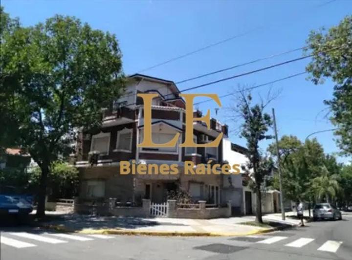 Casa · 200m² · 6 Ambientes · 1 Cochera