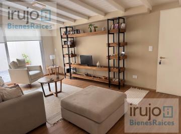 Departamento · 70m² · 3 Ambientes · Un Departamento 3 Amb Diferente, con Alma de PH 2 Patios Super Lum Silencioso E Impecable. Flores