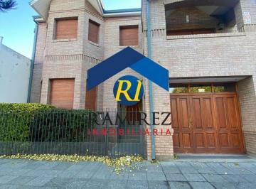 Casa · 336m² · 4 Dormitorios · Casa en Venta - Chile N°245 - Rio Gallegos - Santa Cruz