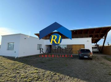 Casa · 1000m² · 4 Dormitorios · Casacasa en Venta - Santa Cruz - Rio Gallegos - Jeanette Morven Campbell Nº1.149