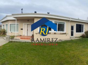 Casa · 600m² · 4 Dormitorios · Casa en Venta - Santa Cruz - Rio Gallegos - Antonio Soto Nº348