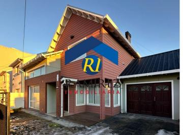 Casa · 320m² · 3 Dormitorios · Casa en Venta - Santa Cruz - Rio Gallegos - San Cayetano Nº1.255