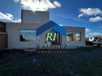 Casa · 450m² · 2 Dormitorios · Casa en Venta - Santa Cruz - Rio Gallegos - Barrio Virgen del Valle - Los Flamencos Esquina Los Cau