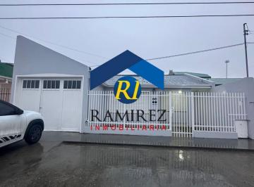 Casa · 3 Dormitorios · Casa en Venta - Santa Cruz - Rio Gallegos - Barrio Belgrano - Juncal Nº825