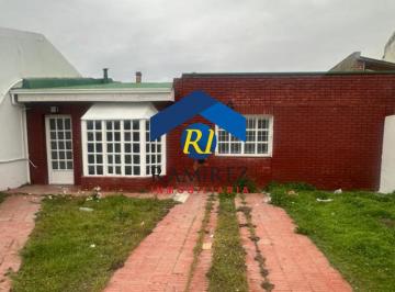 Casa · 200m² · 2 Dormitorios · Casa en Venta - Santa Cruz - Rio Gallegos - La Manchuria Nº1.025