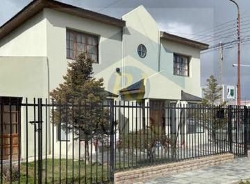 Casa · 210m² · 4 Dormitorios · Casa en Venta - Santa Cruz - Rio Gallegos - Nuestra Señora de Fatima y Entre Rios