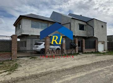 Casa · 432m² · 4 Dormitorios · Casa en Venta - Santa Cruz - Rio Gallegos - Alberto Rojas Nº285