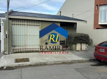 Casa · 173m² · 3 Dormitorios · Casa en Venta - Santa Cruz - Rio Gallegos - Bartolome Mitre N.785
